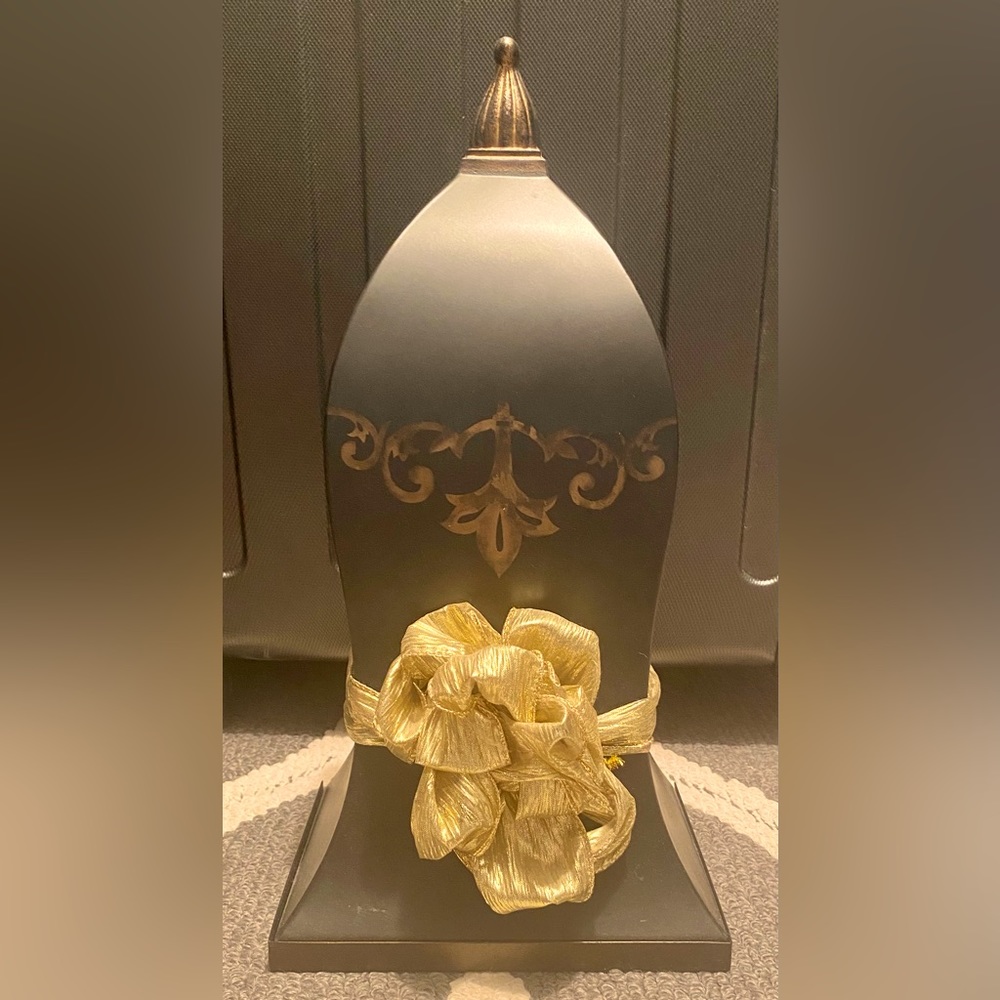 Southern Living Tabketop or wall sconce